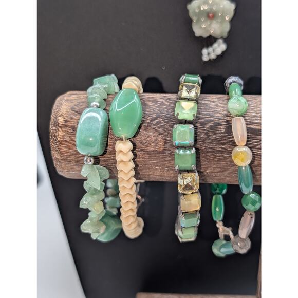 Mixed Lot of Green Stone Theme Jewelry 1 Necklace 4 Bracelets 1 Pr Earrings - Picture 10 of 12